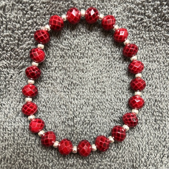 Adorable handmade light weight necklace and bracelet set. - Picture 4 of 4